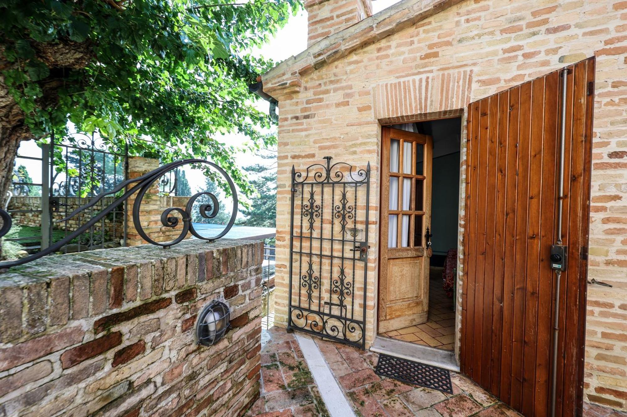 Albergo Diffuso Borgo Montemaggiore Montemaggiore al Metauro Eksteriør bilde